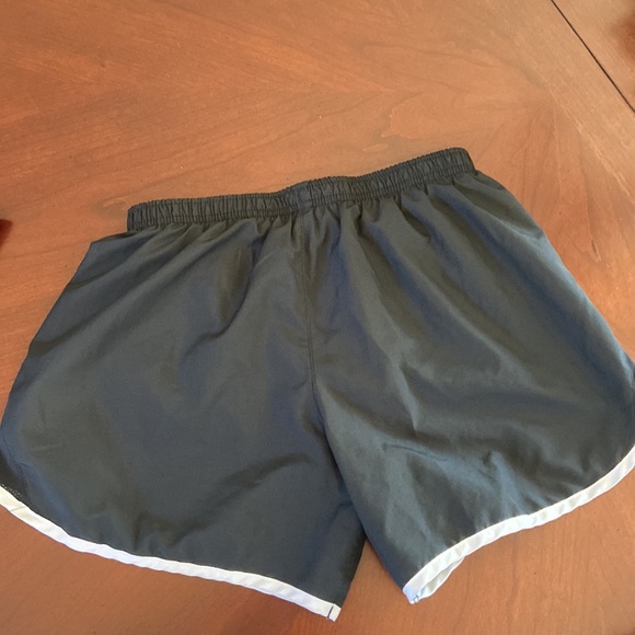 Nike youth gym shorts - Picture 2 of 4